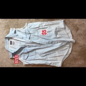 Cut off sleeve button up